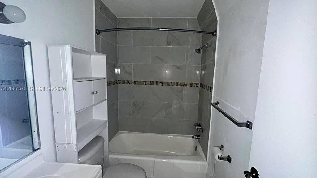 18111 NW 68th Avenue H205, Hialeah, FL 33015 photo 7