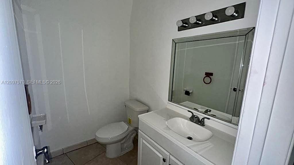 18111 NW 68th Avenue H205, Hialeah, FL 33015 photo 8