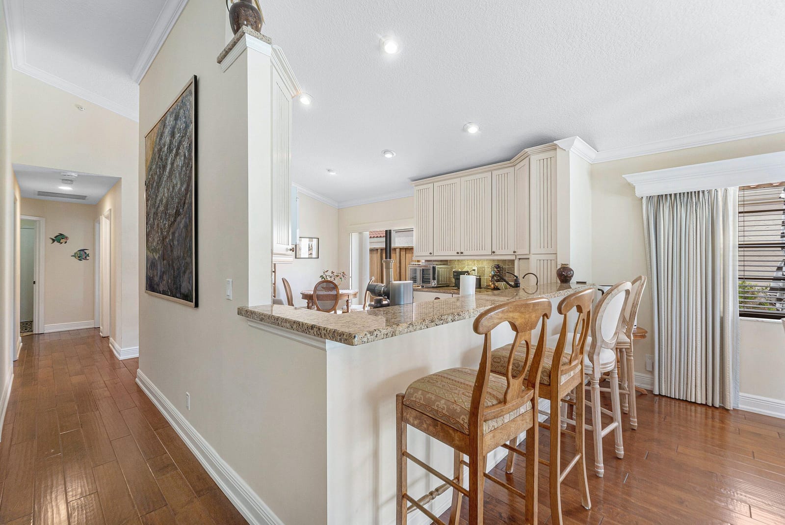 2530 LA LIQUE Circle — photo 10