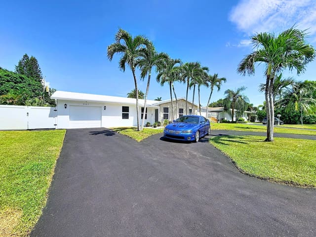 2621 NE 51ST Court, Lighthouse Point, FL 33064