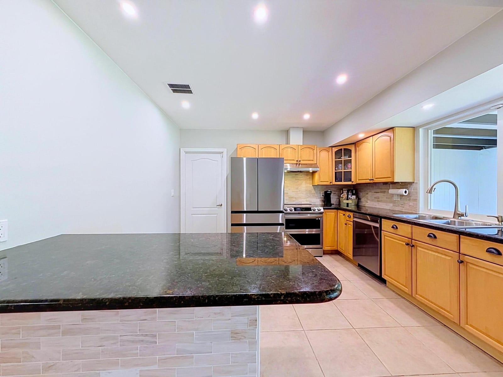 2621 NE 51ST Court — photo 3