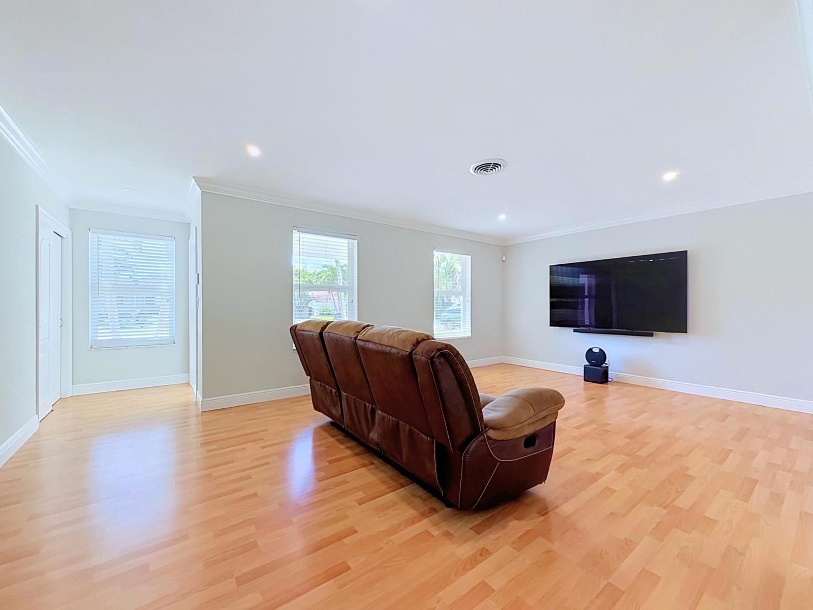 2621 NE 51ST Court — photo 5