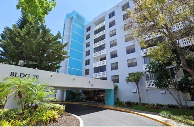 919 Hillcrest Drive 407, Hollywood, FL 33021