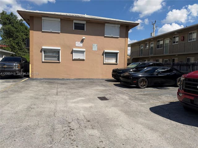 25 W 4th Street 201, Hialeah, FL 33010