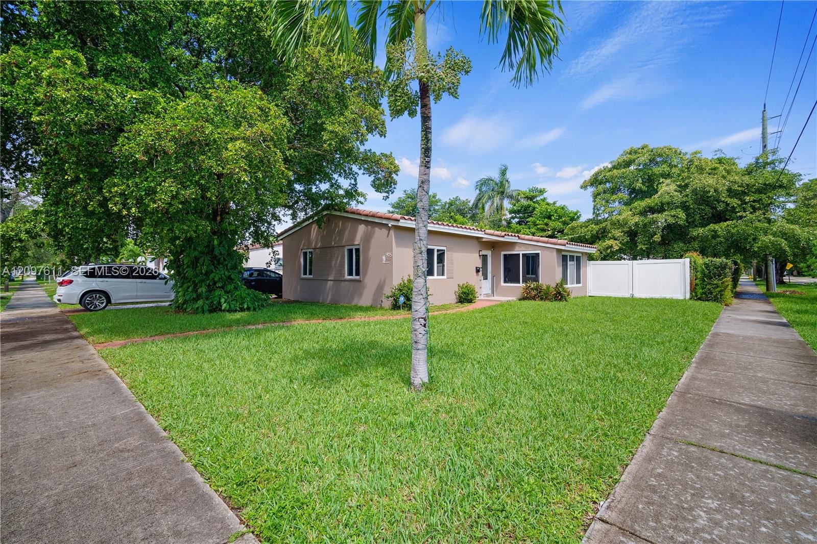 925 NE 4th Street, Hallandale Beach, FL 33009 photo 17