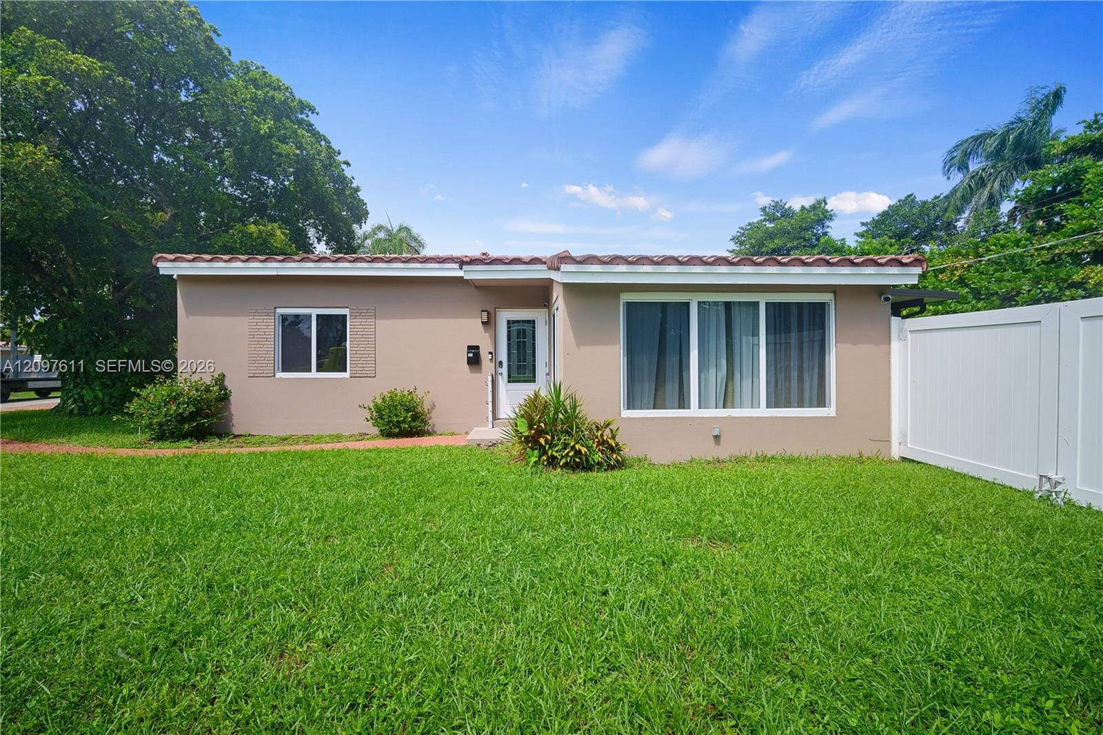925 NE 4th Street, Hallandale Beach, FL 33009 photo 18