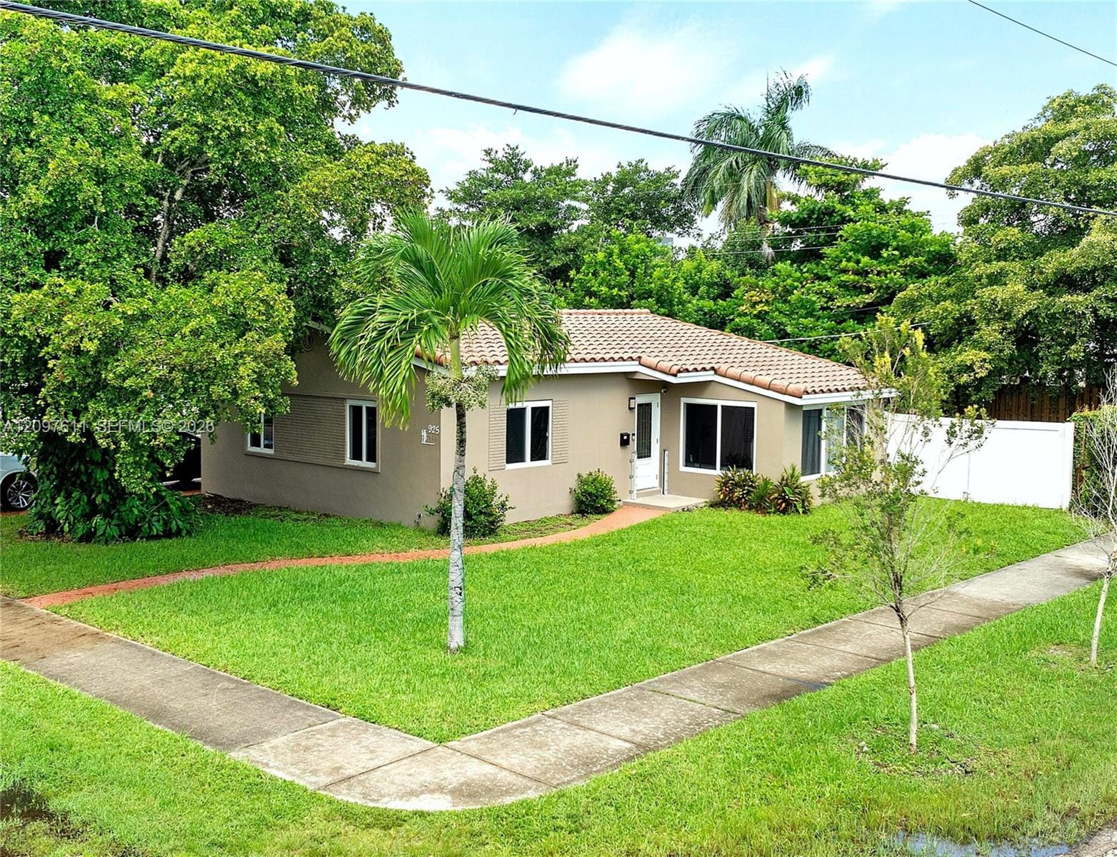 925 NE 4th Street, Hallandale Beach, FL 33009 photo 19