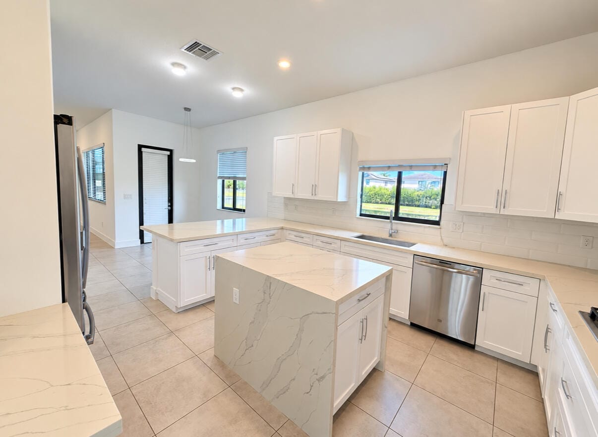 10805 PACIFICA Way — photo 12