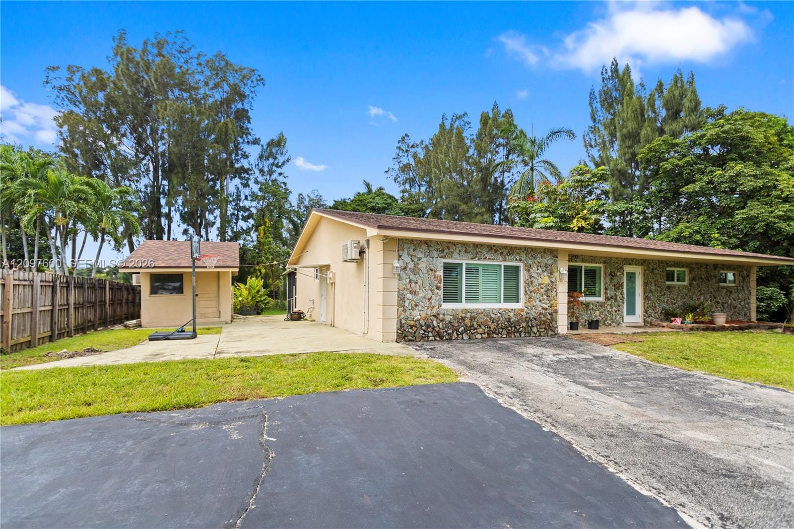 4801 SW 59th Terrace — photo 3