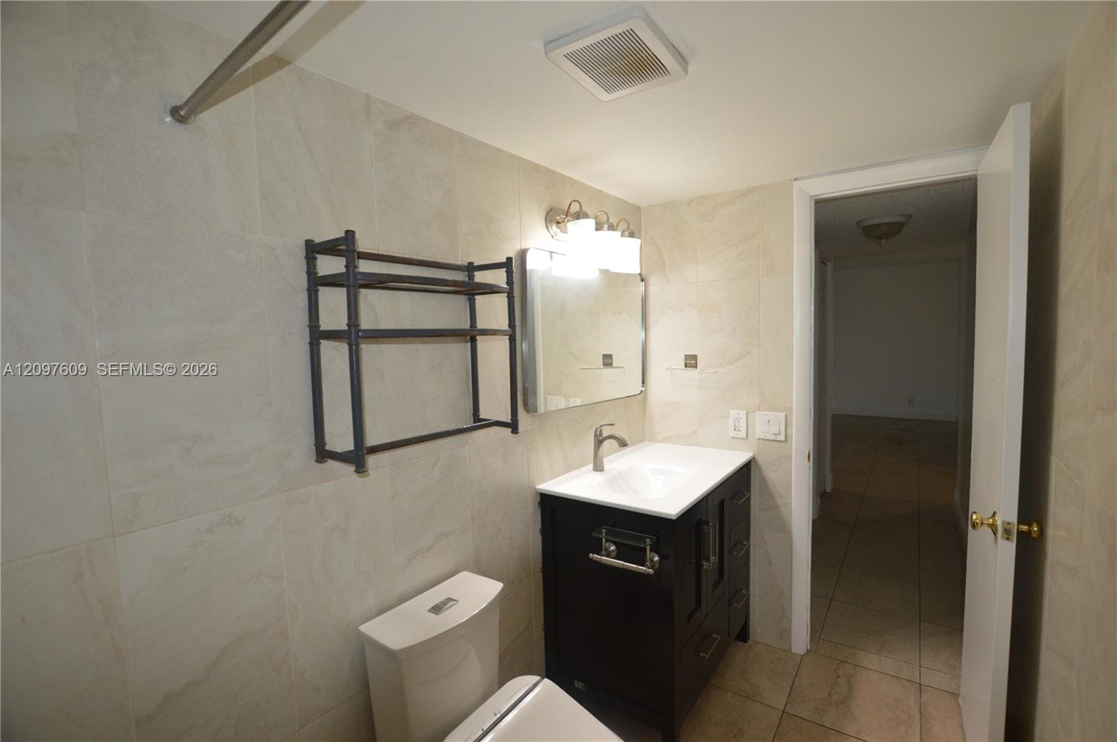 425 SE 11th Terrace 403, Dania Beach, FL 33004 photo 2
