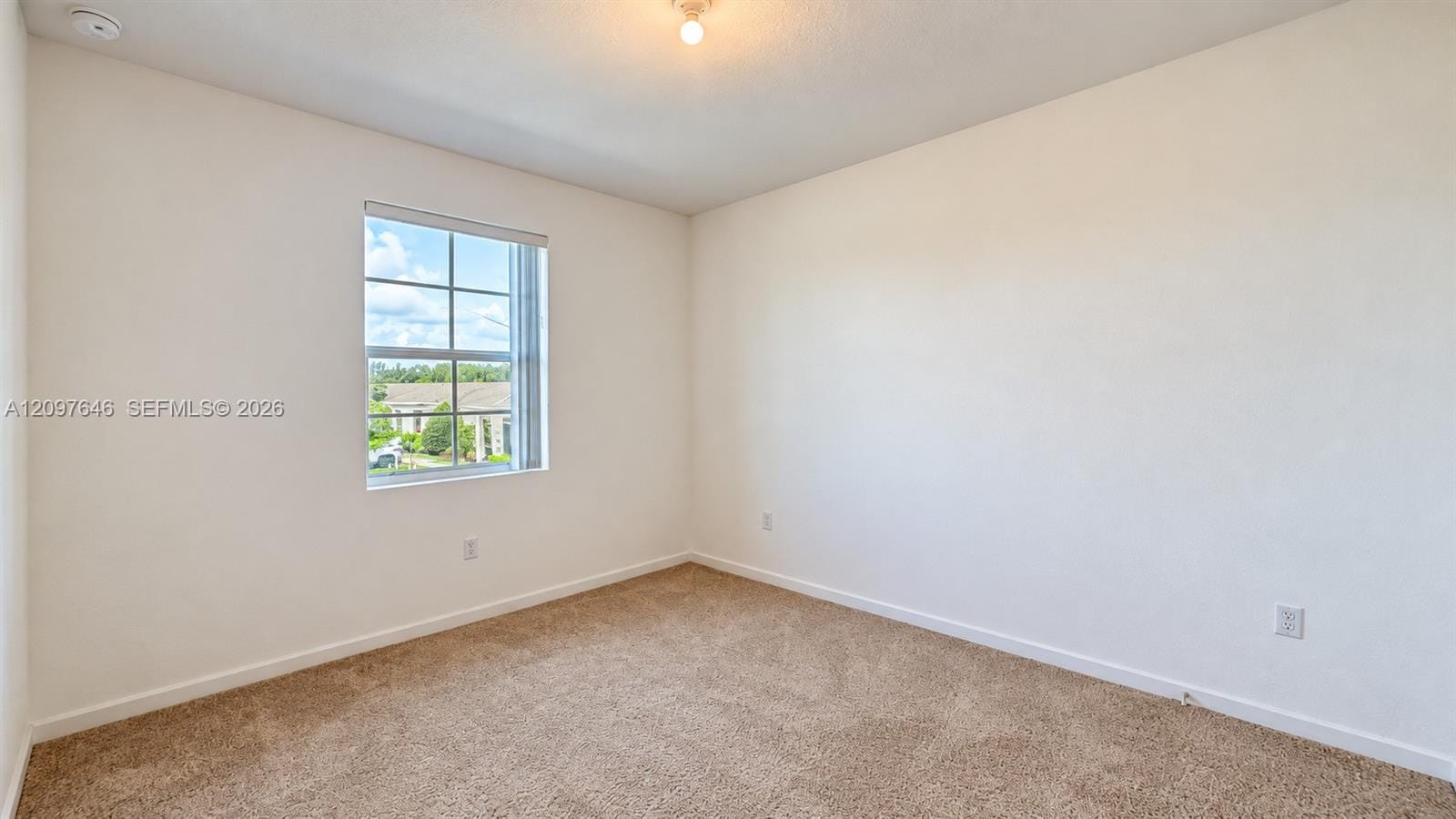 585 NE 5th Place 585, Florida City, FL 33034 photo 17