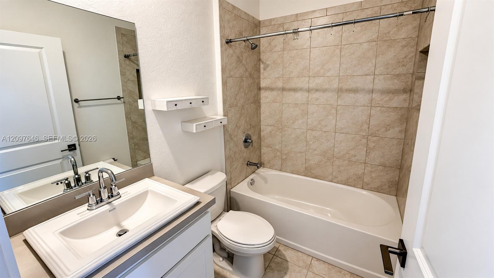 585 NE 5th Place 585, Florida City, FL 33034 photo 19