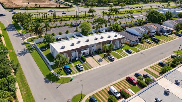9074 NW 35th Place, Sunrise, FL 33351