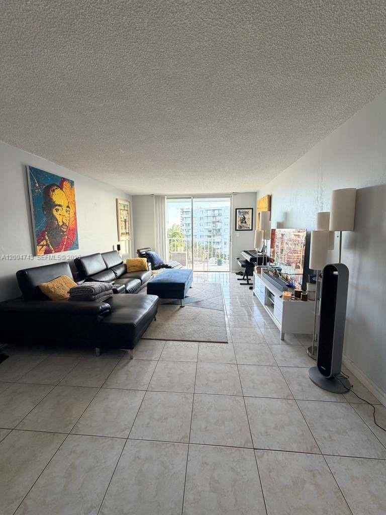 1470 NE 125th Terrace 602, North Miami, FL 33161 photo 3