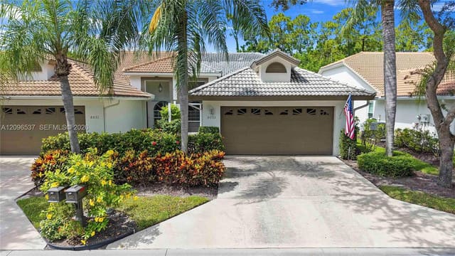 8033 San Vista Circle 12R, FL 34109