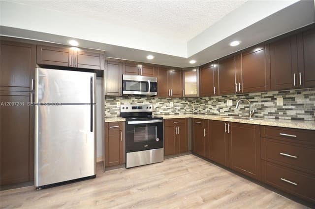 8600 SW 133rd Ave Road 407, Miami, FL 33183