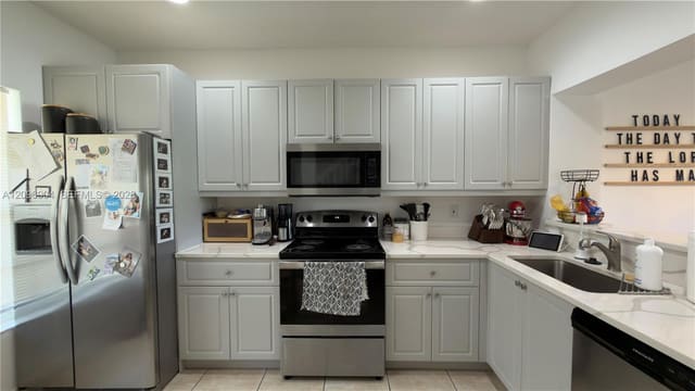 5060 Palmbrooke Circle, West Palm Beach, FL 33417