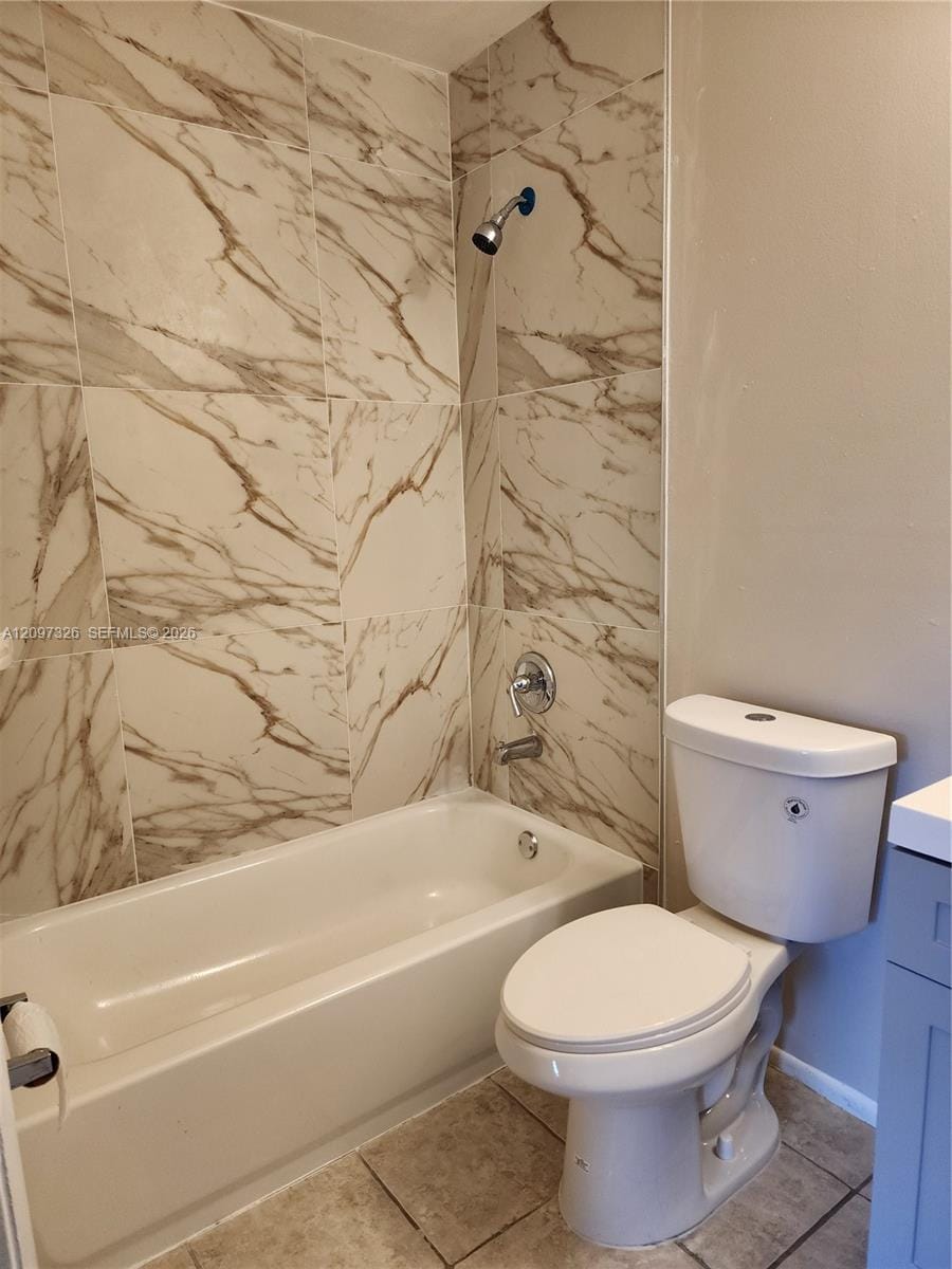 1201 Lake Victoria Drive F — photo 4