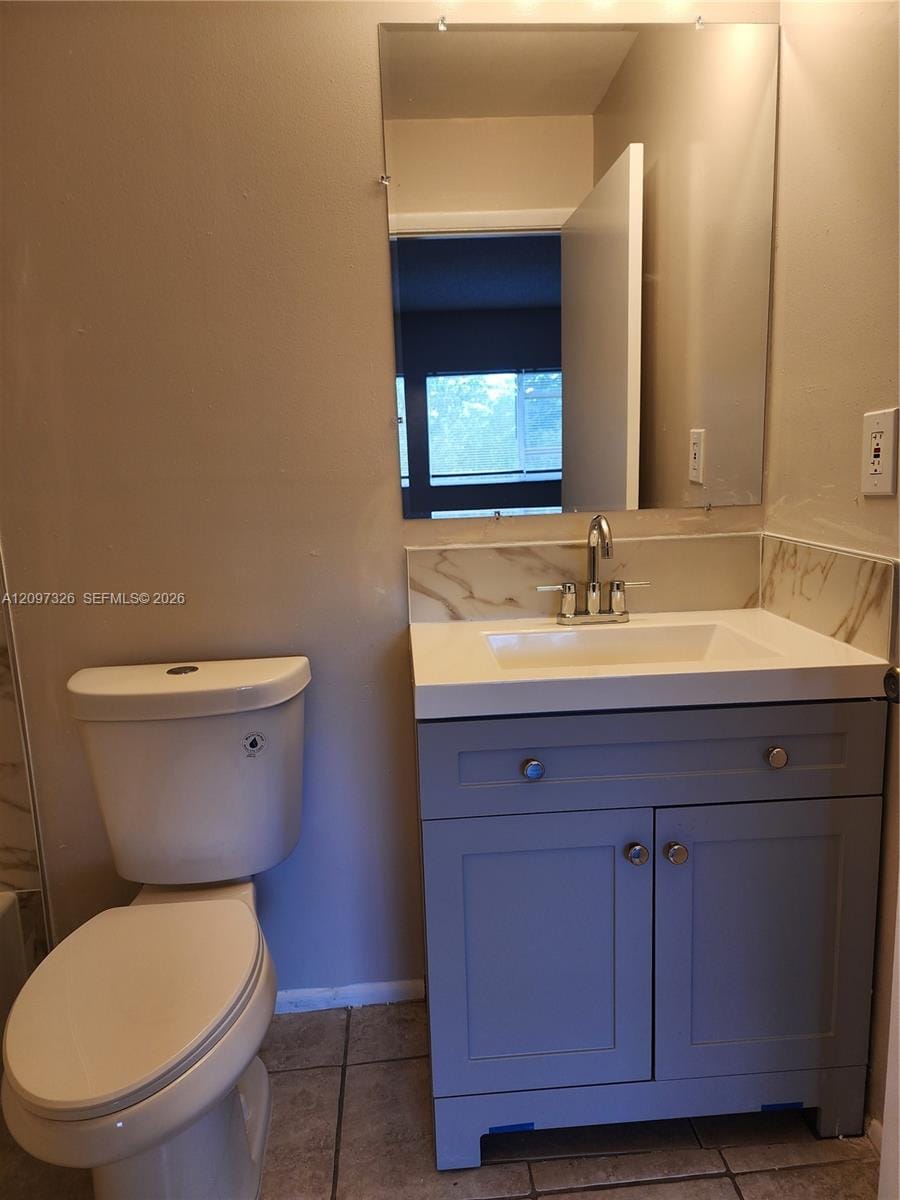 1201 Lake Victoria Drive F — photo 5