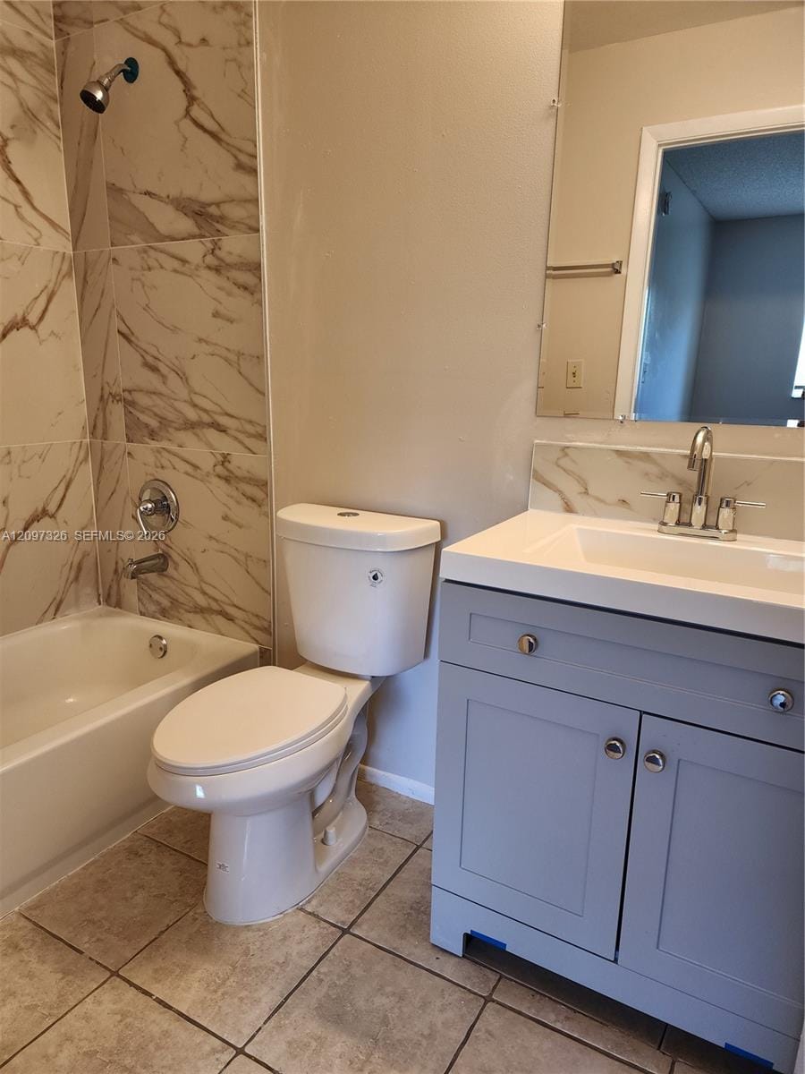 1201 Lake Victoria Drive F — photo 7