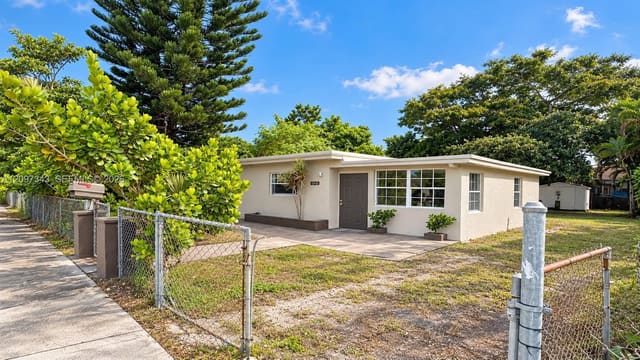 6308 Washington Street, Hollywood, FL 33023