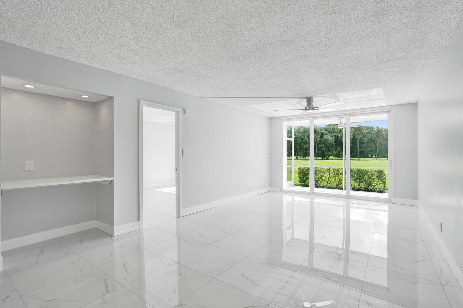 575 OAKS Lane 104, Pompano Beach, FL 33069 photo 11