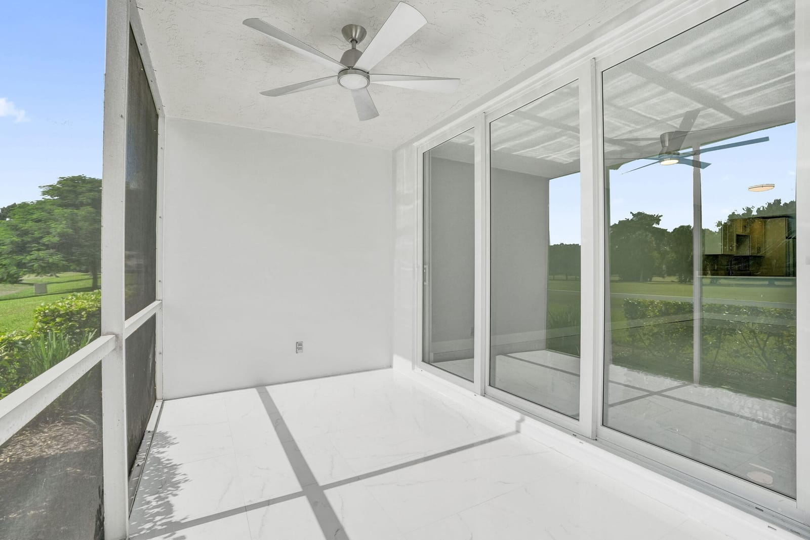 575 OAKS Lane 104, Pompano Beach, FL 33069 photo 19