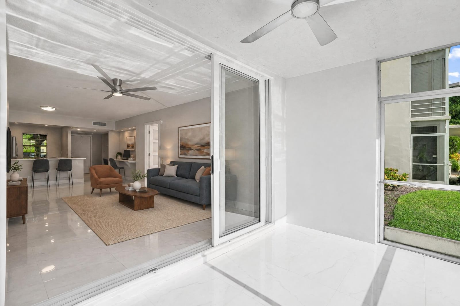 575 OAKS Lane 104, Pompano Beach, FL 33069 photo 10