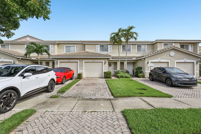 8985 LANCASTER Street, Tamarac, FL 33321