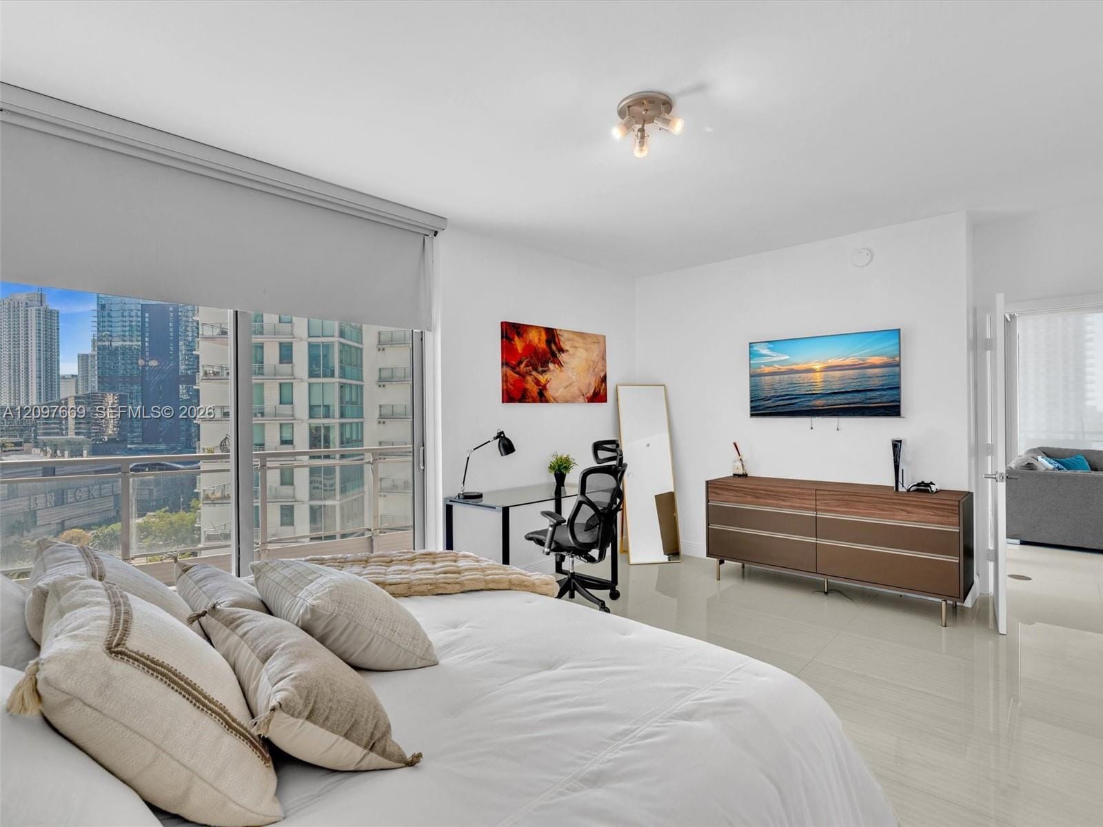 90 SW 3rd Street 2013, Miami, FL 33130 photo 17