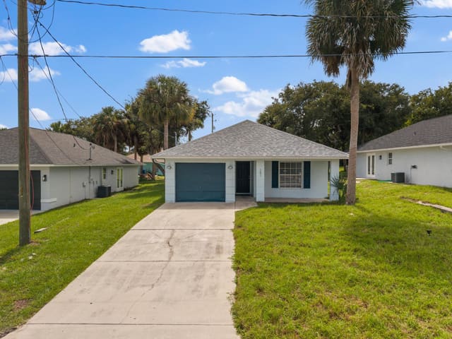 241 12TH Street SW, Vero Beach, FL 32962