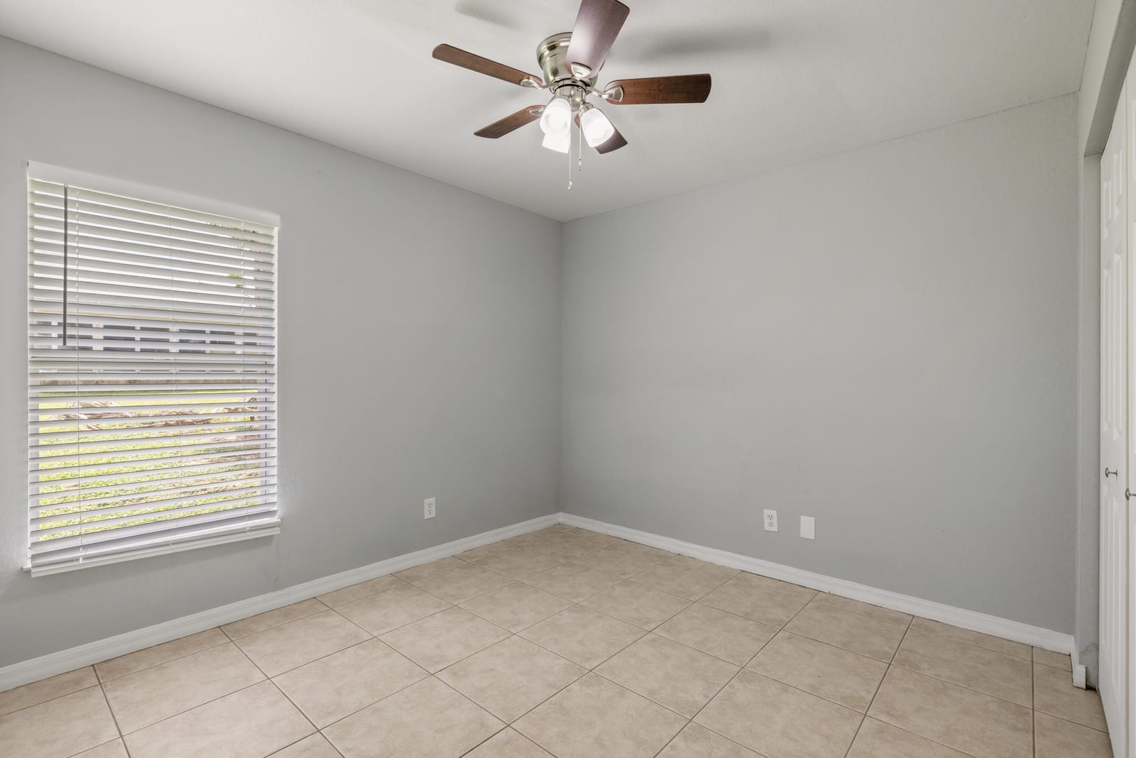 241 12TH Street SW, Vero Beach, FL 32962 photo 25