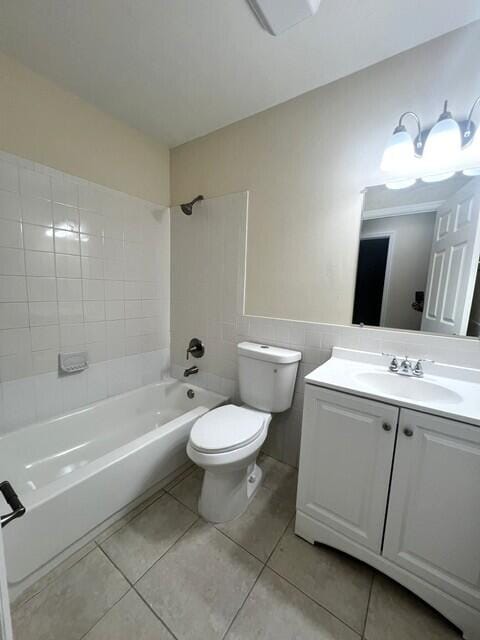 488 E JORDAN Boulevard — photo 3