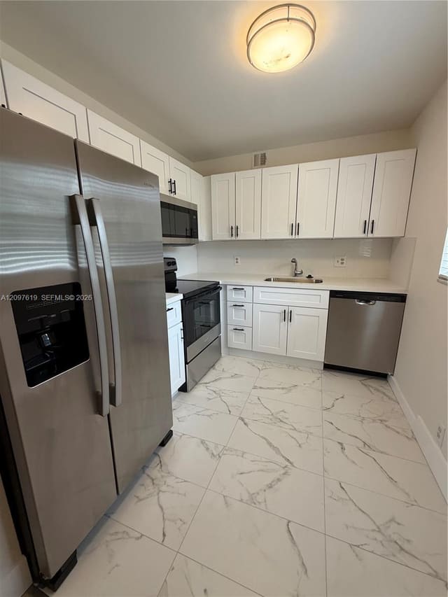 100 SW 132nd Way 304K, Pembroke Pines, FL 33027
