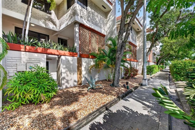 1401 NE 9th Street 50, Fort Lauderdale, FL 33304