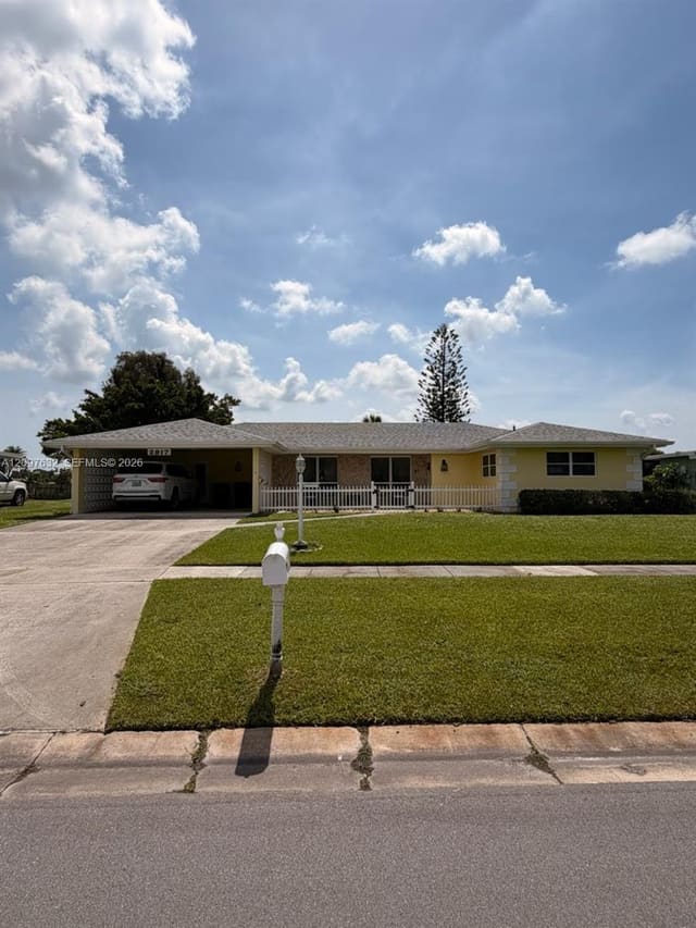 2917 SE San Jeronimo Road, Port St. Lucie, FL 34952