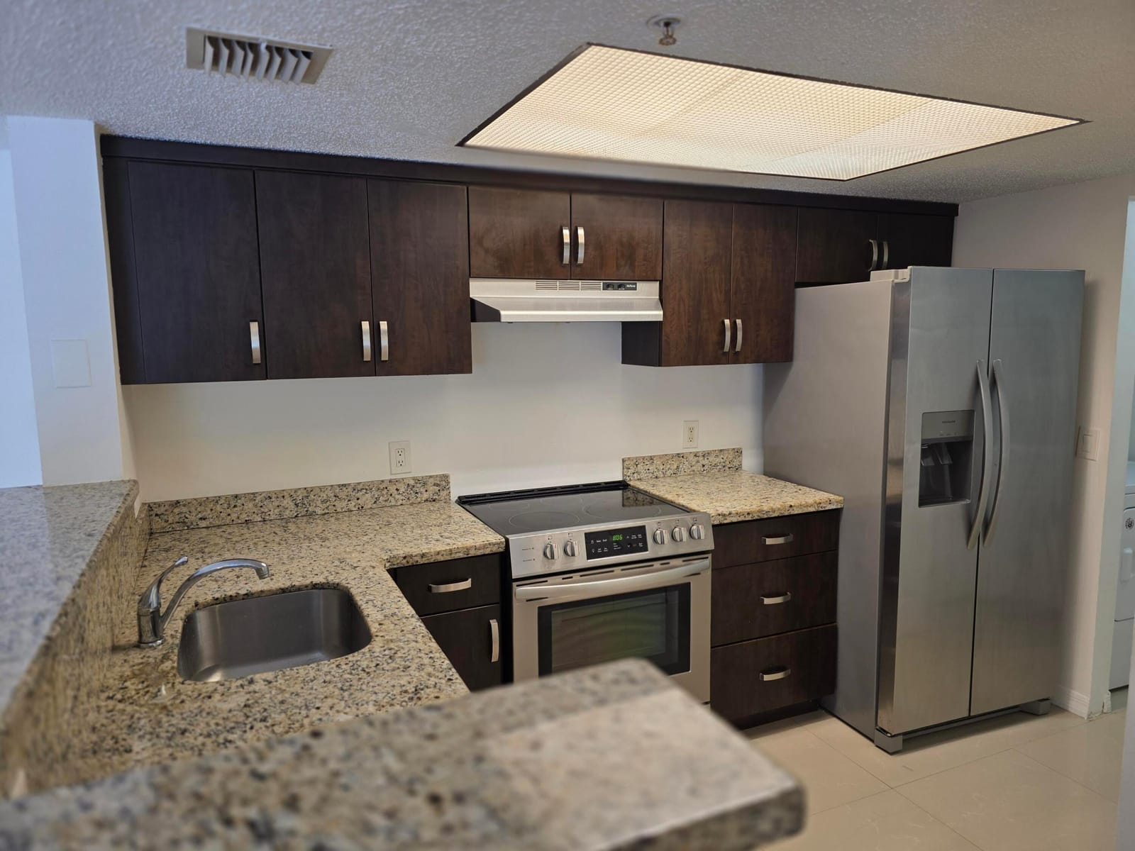5055 WILES Road 207 — photo 3
