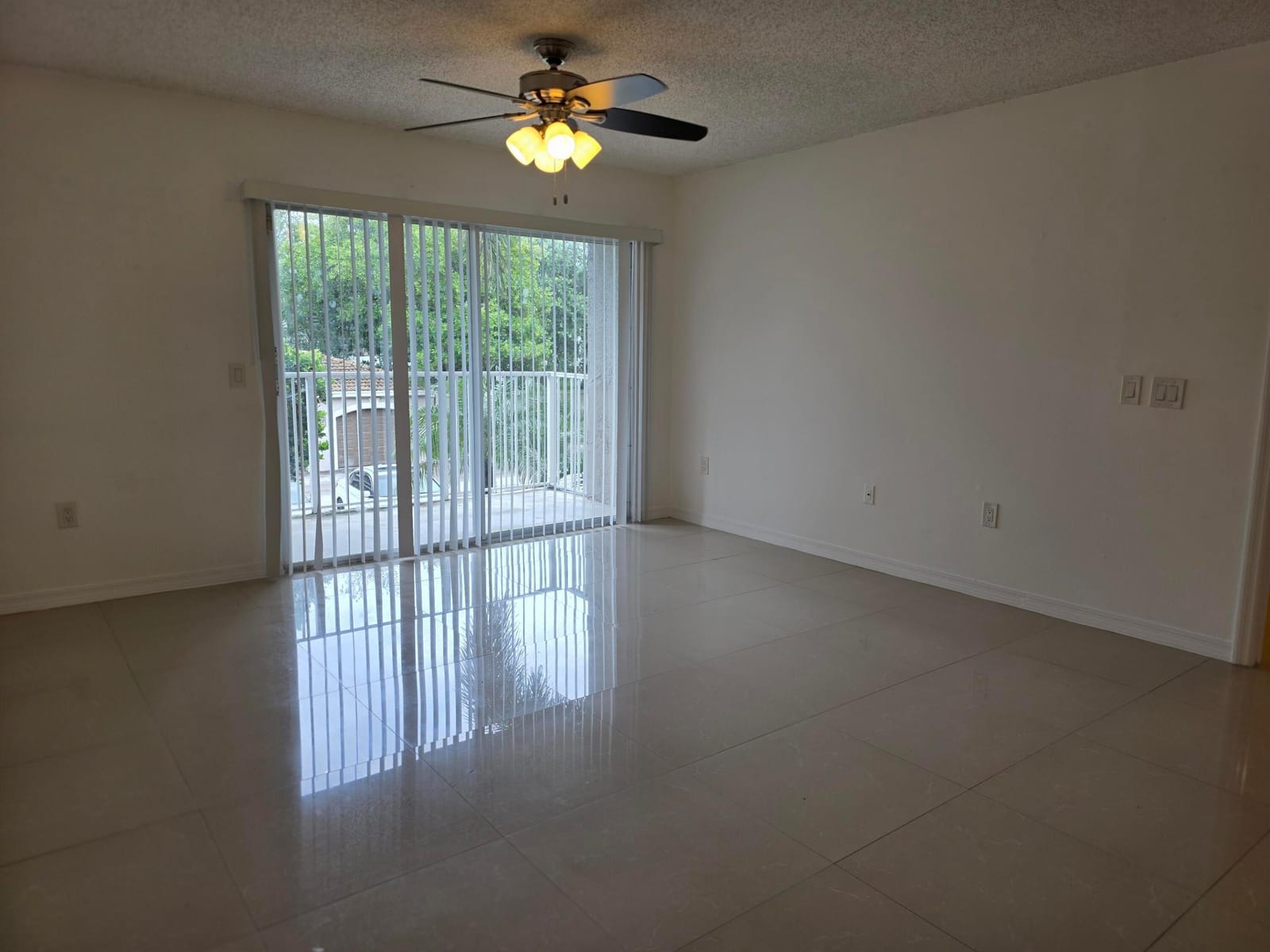 5055 WILES Road 207 — photo 10