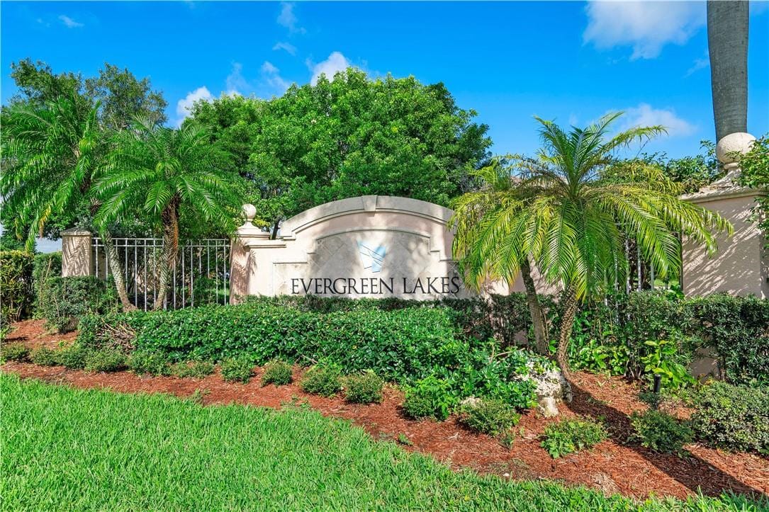 5055 WILES Road 207