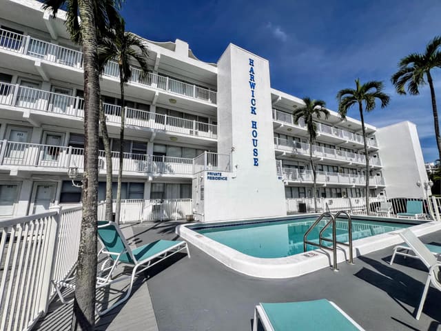 625 ANTIOCH Avenue 101, Fort Lauderdale, FL 33304