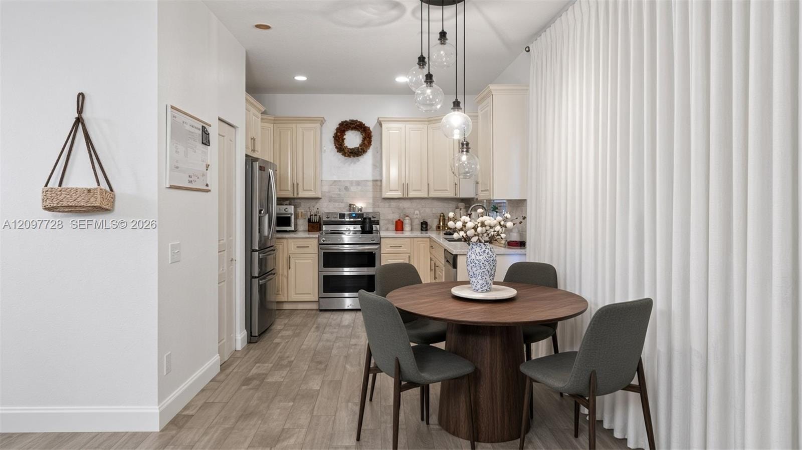5402 W Queenship Court — photo 11