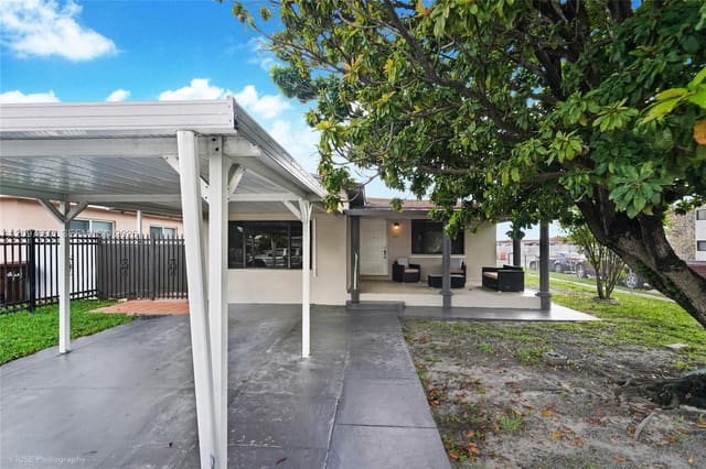 1321 W 2nd Avenue, Hialeah, FL 33010