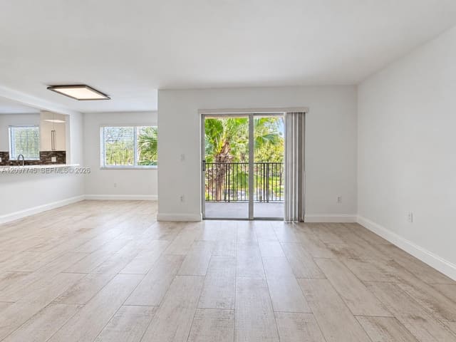 791 N Pine Island Road 214, Plantation, FL 33324