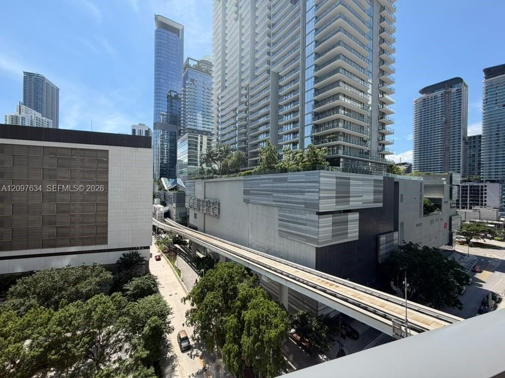 31 SE 6th Street 1103, Miami, FL 33131 photo 4
