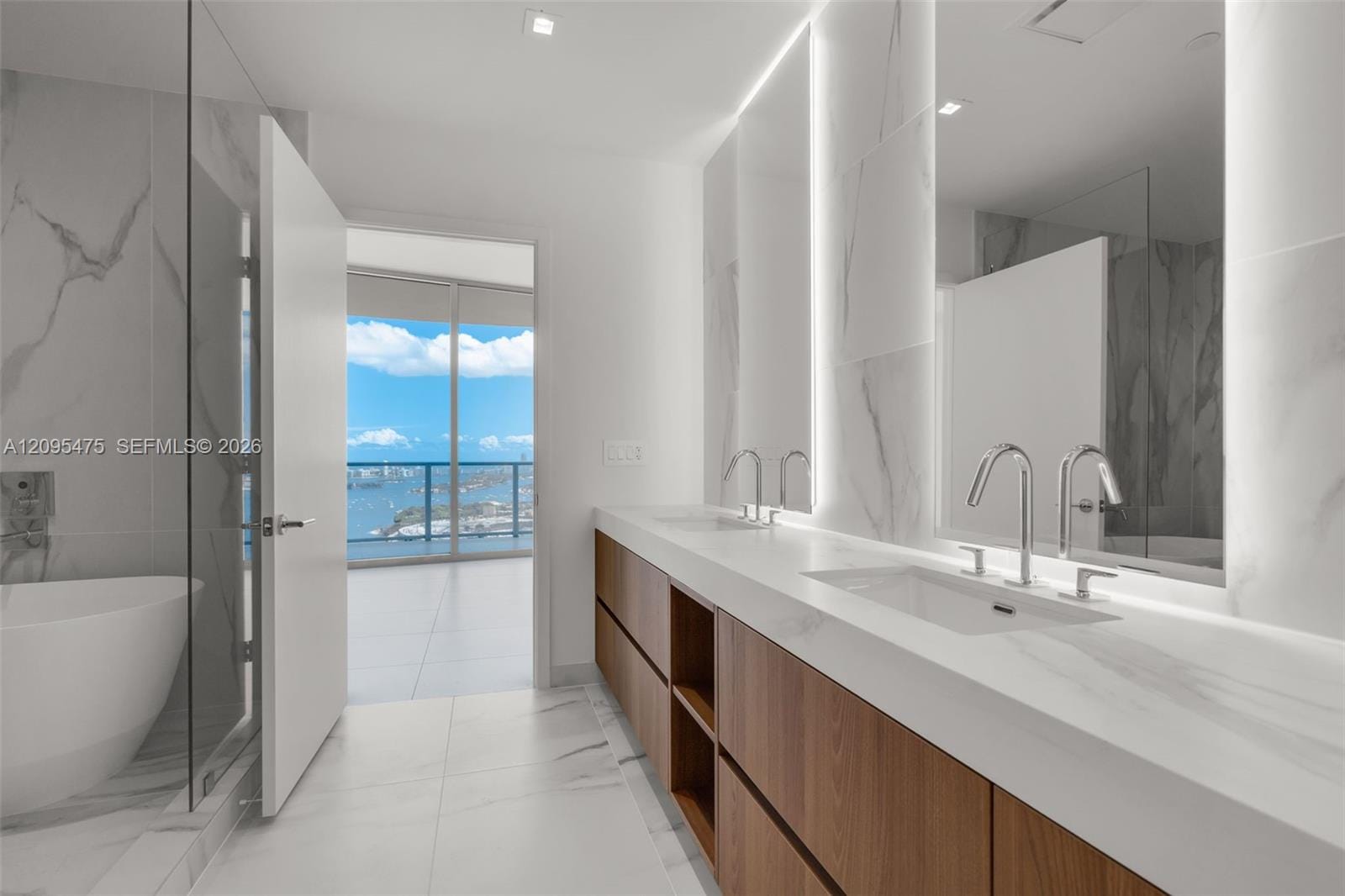 1400 Biscayne Boulevard 4105, Miami, FL 33132 photo 16
