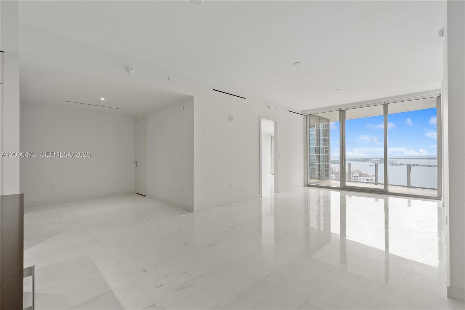 300 Biscayne Boulevard Way 3805W — photo 3