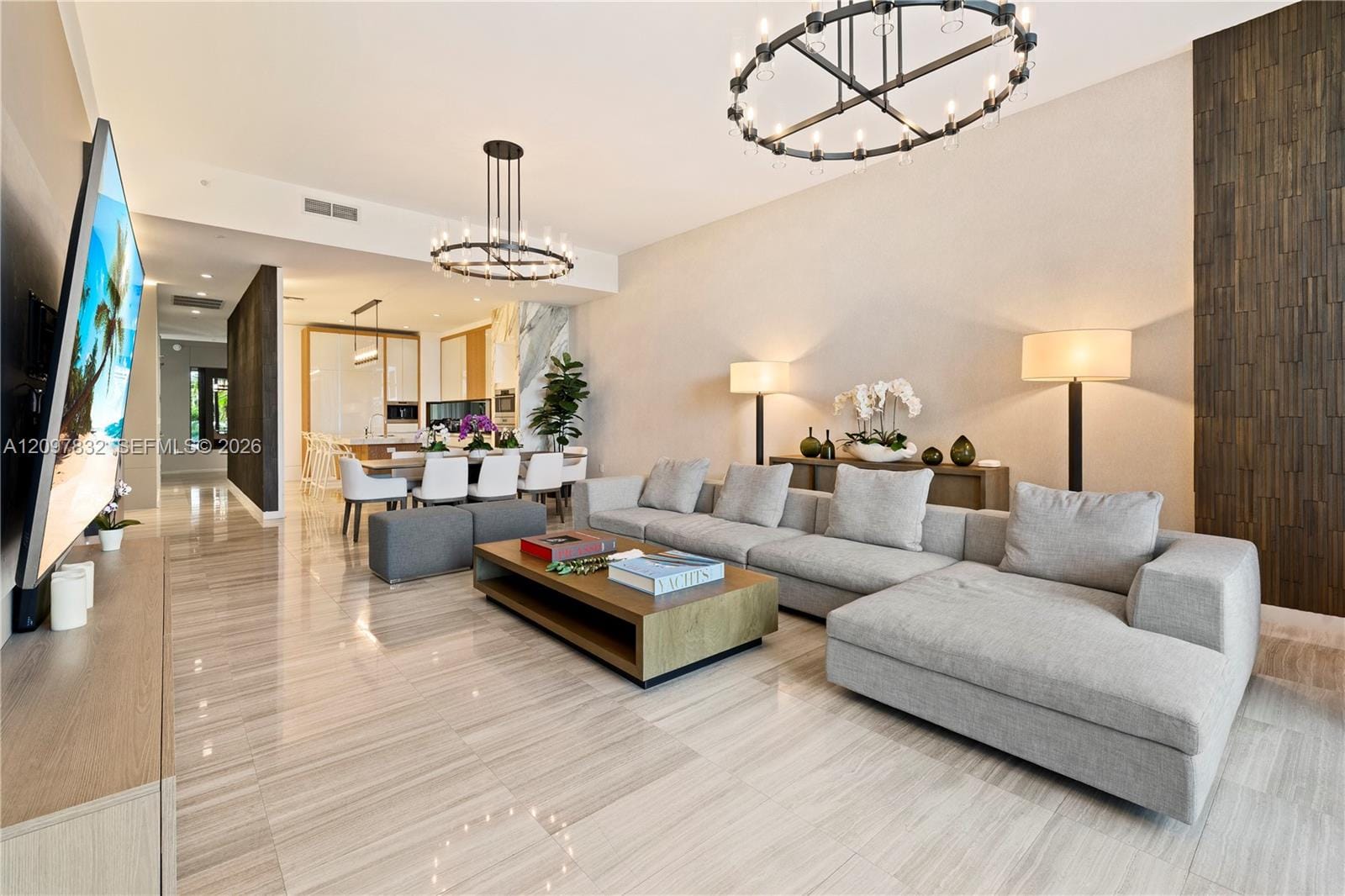 2821 S Bayshore Drive 6B — photo 2