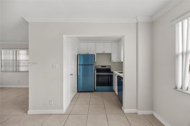 4933 Hollywood Boulevard 206, Hollywood, FL 33021