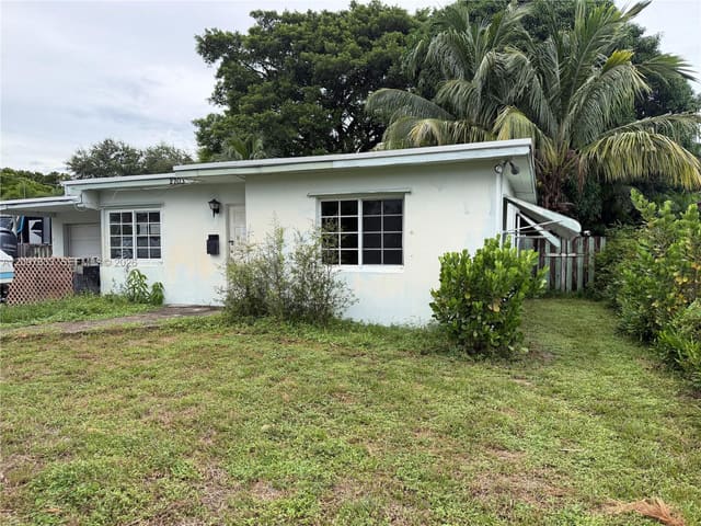 2703 Hayes Street, Hollywood, FL 33020