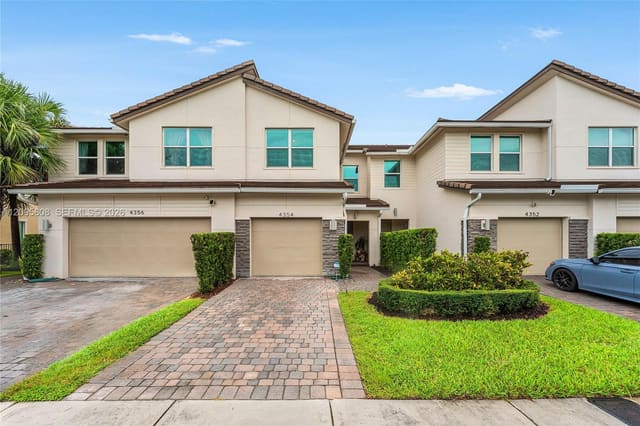 4354 Veleiros Avenue, Deerfield Beach, FL 33064